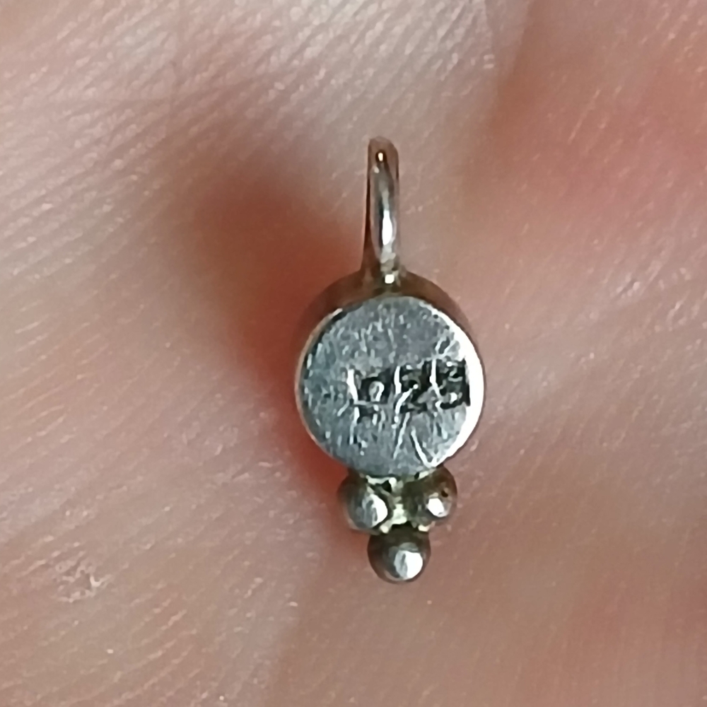 10$ Jewlery Vintage  925 Silver Genuine Pearl Cabachon Finding Pendant 0.4 grams - Picture 2 of 4